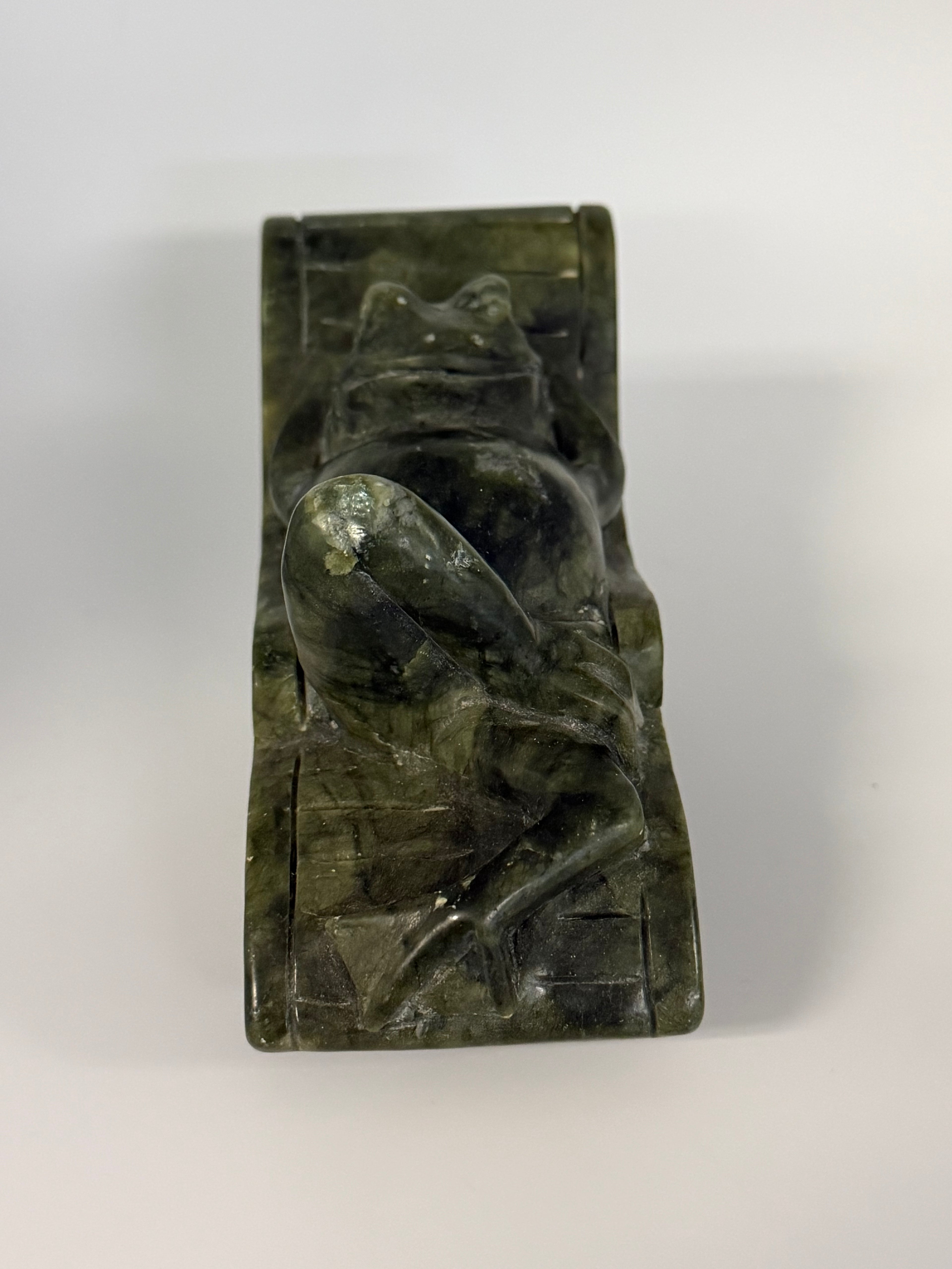 Green Aventurine Frog in Chair Carving