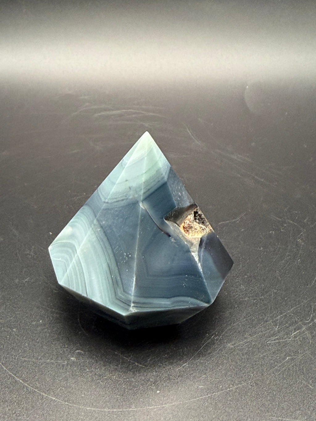 Blue Agate Diamond Carving