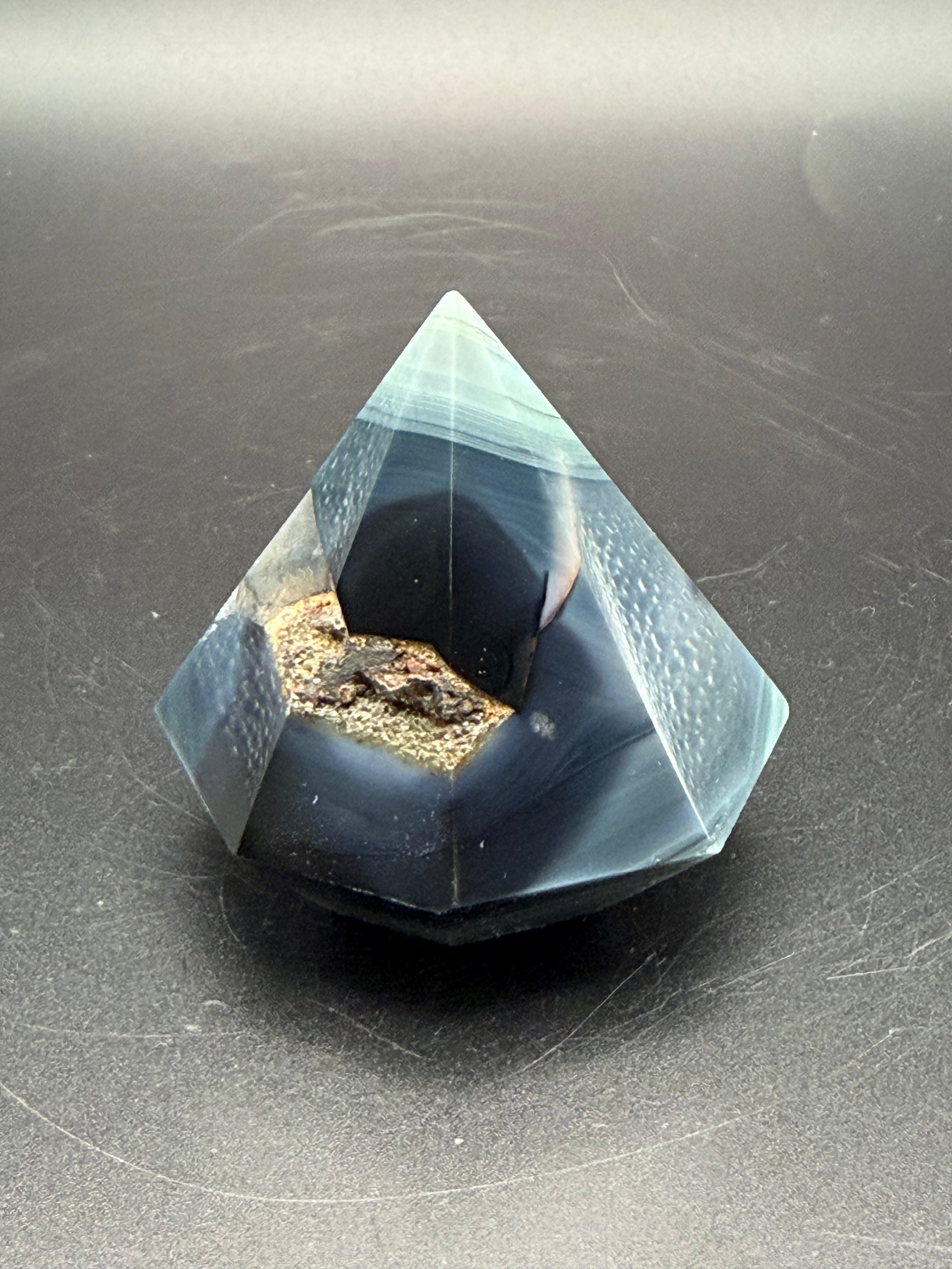 Blue Agate Diamond Carving