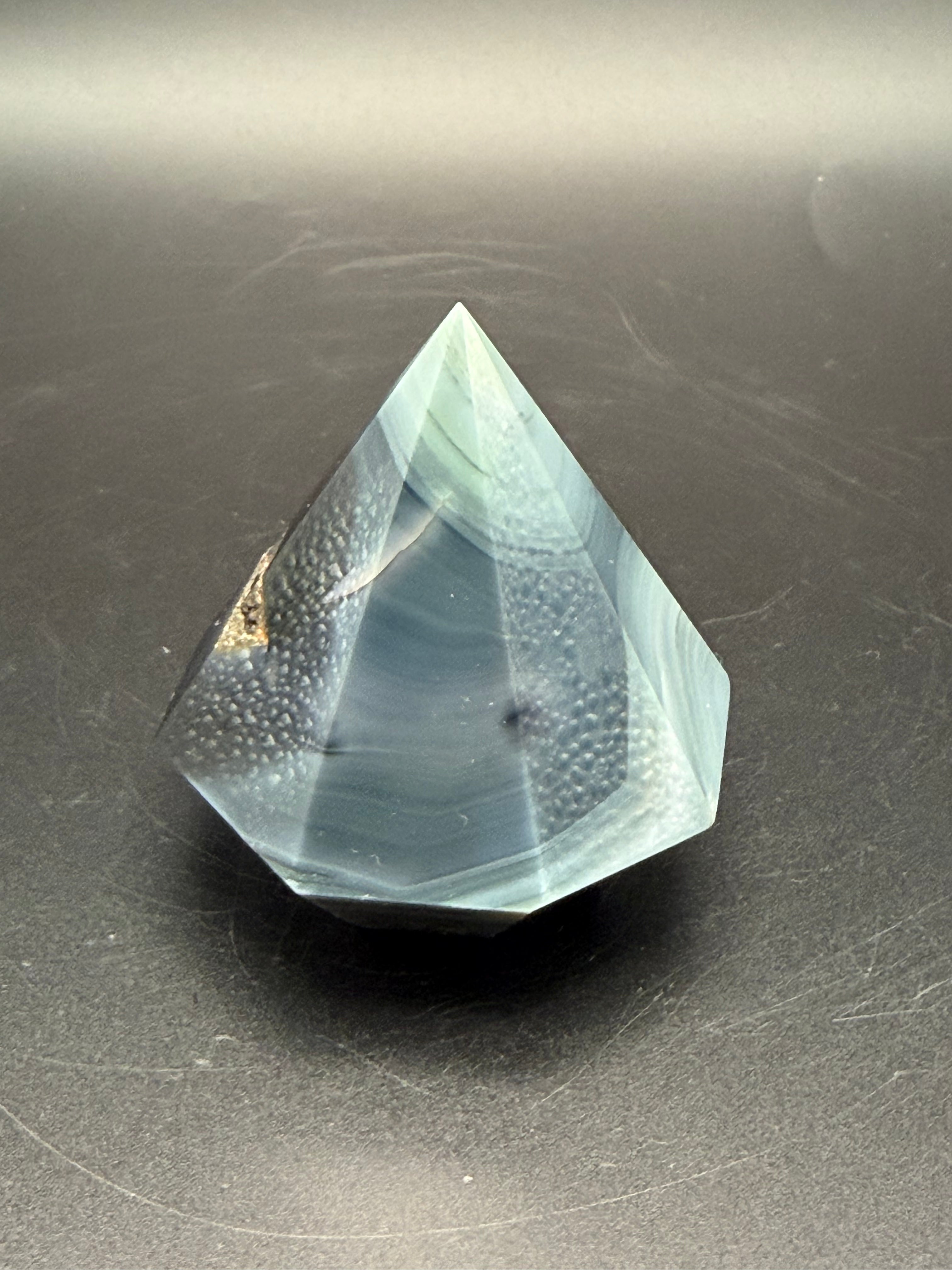 Blue Agate Diamond Carving