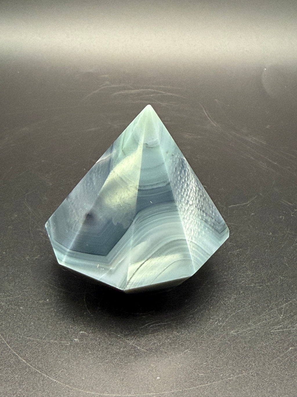 Blue Agate Diamond Carving
