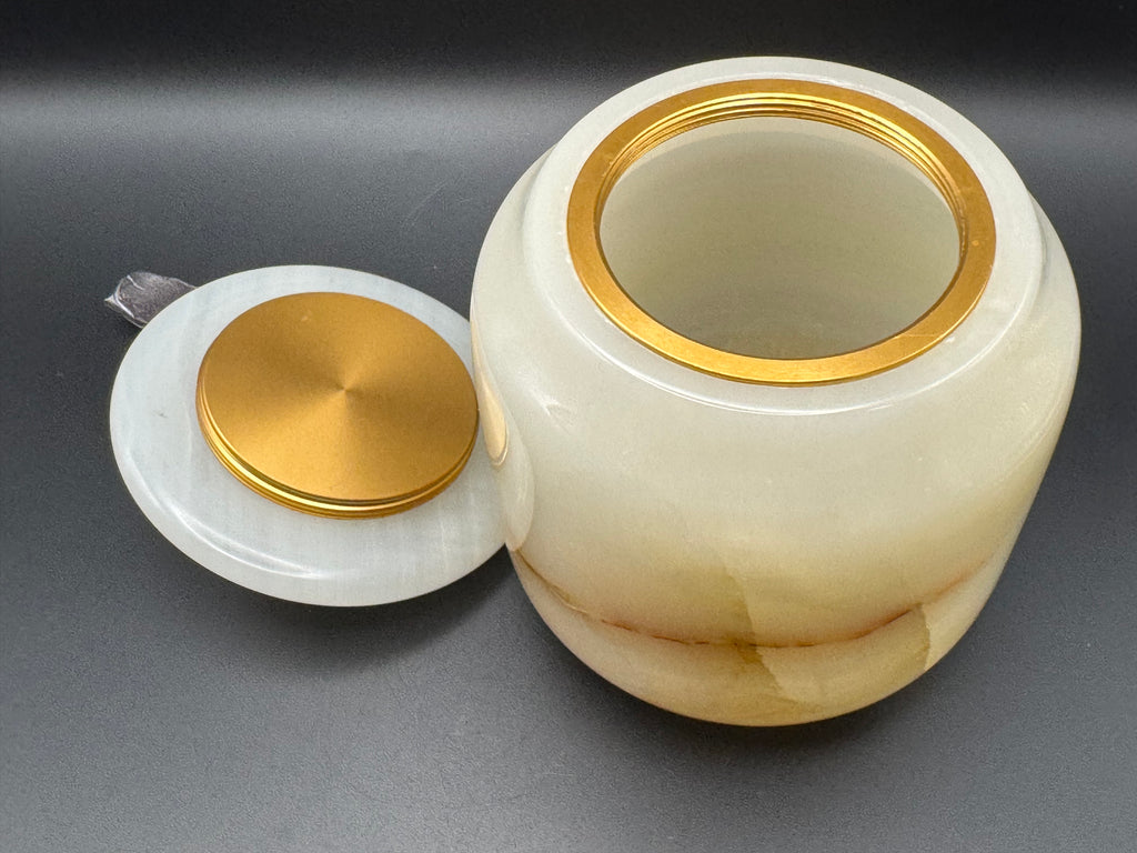 Beautiful Natural Onyx Crystal Jar w/ Matching Lid