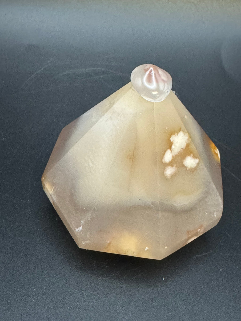Flower Agate Diamond Carving