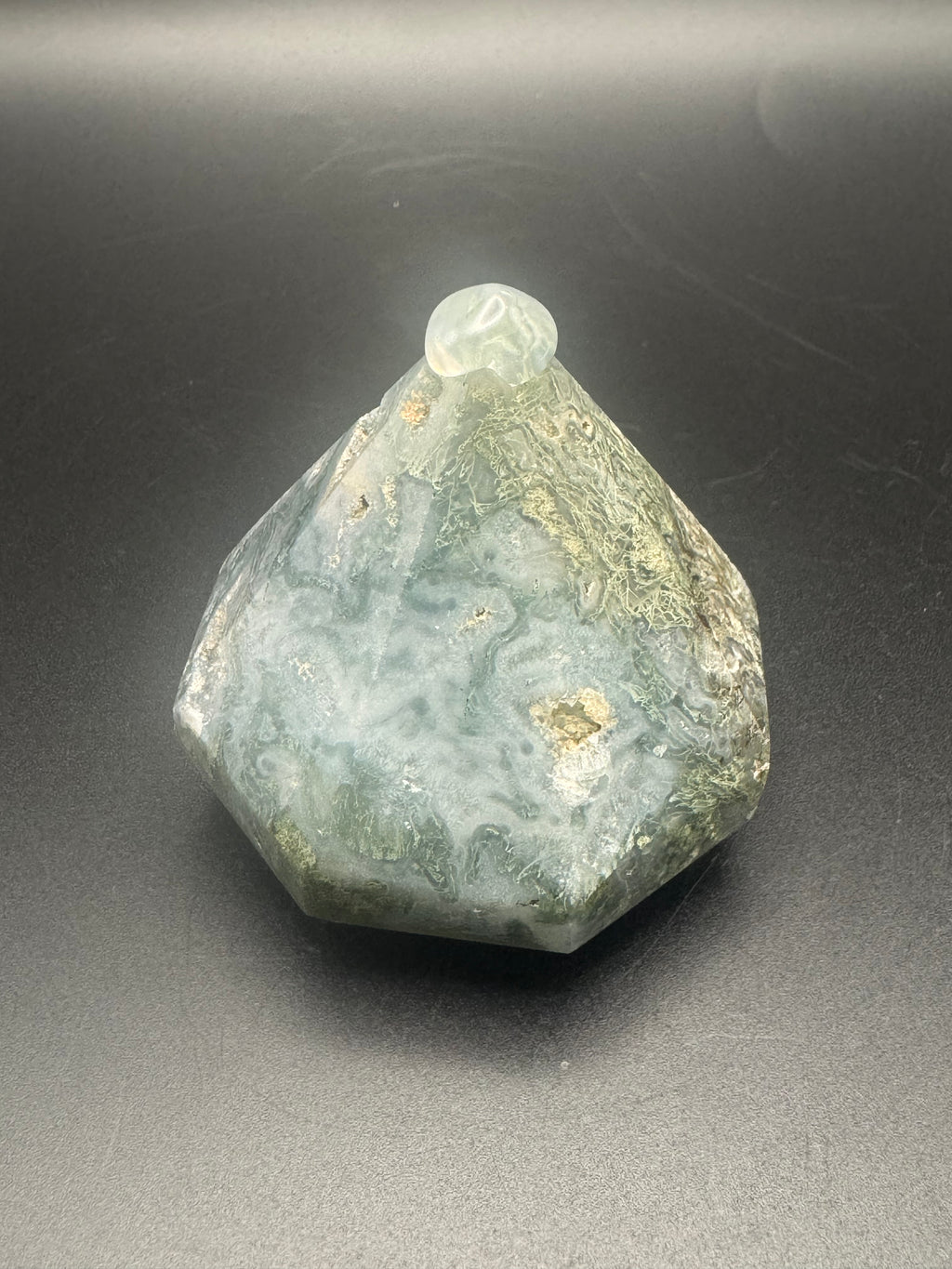 Moss Agate Diamond Carving