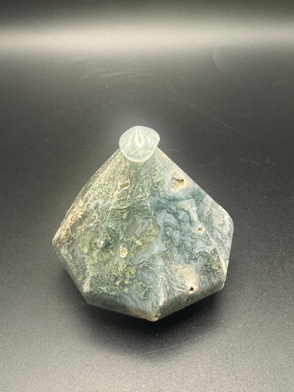 Moss Agate Diamond Carving
